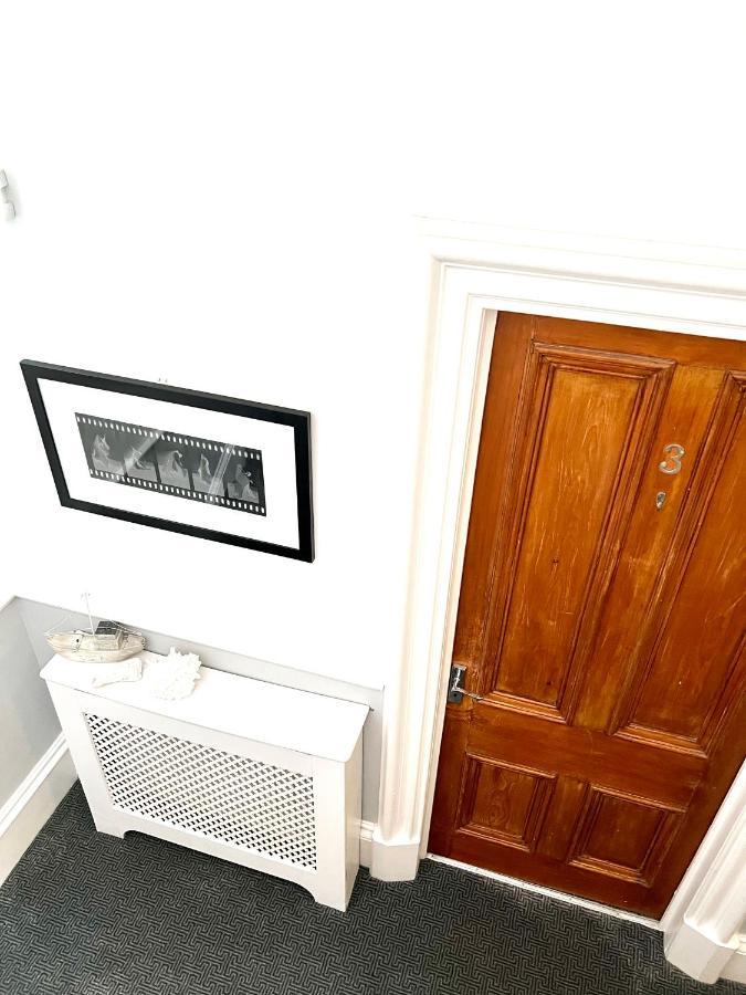 Bythesea Guest house Ayr