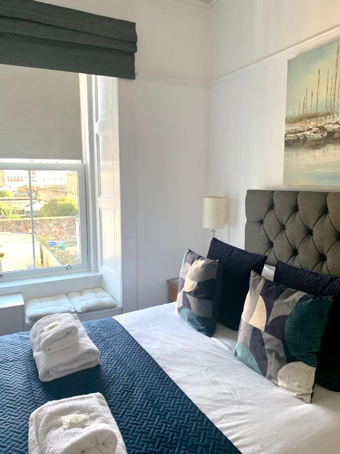 Bythesea Guest house Ayr